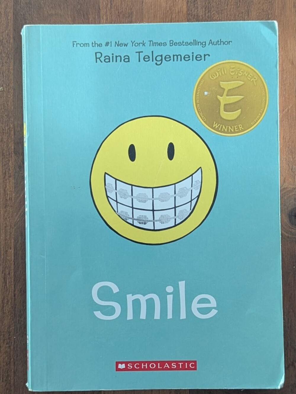 Smile by Raina Telgemeier Graphic Novel Scholastic Bestseller Book
